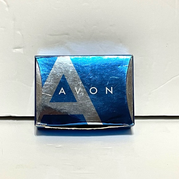 Avon 22" Goldtone Disk and Flower Necklace With Earring Set. - Picture 7 of 7